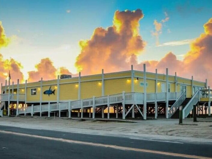 Seafood baskets and drinks at Coot’s Bar & Grill by the pier on Palmetto Blvd, Edisto Island