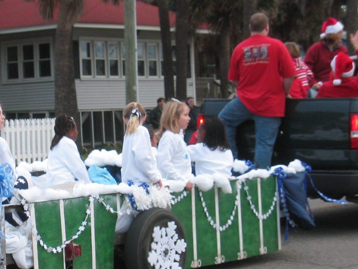 Decorated float rolling in the Edisto Christmas parade