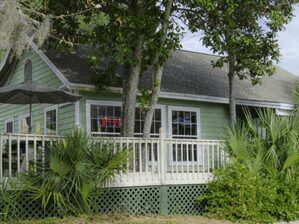 SeaCow Eatery restaurant on Jungle Road in Edisto Beach, Edisto Island